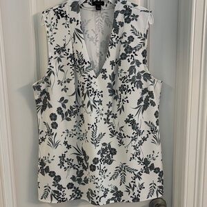 Ann Taylor Black and White Floral V-Neck Blouse
